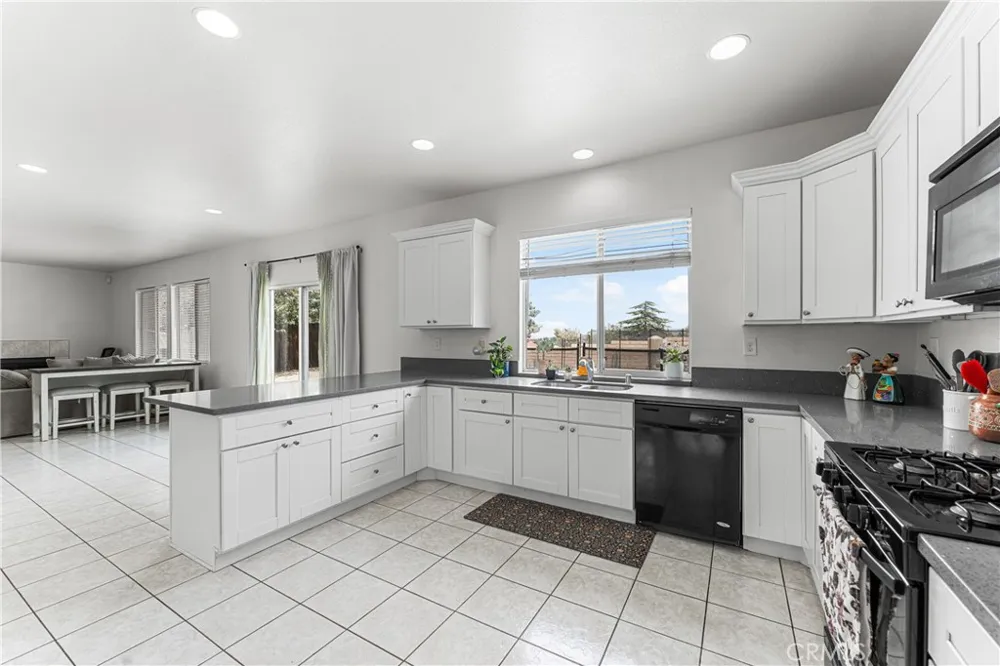 38318 Wakefield Palmdale, CA 93551