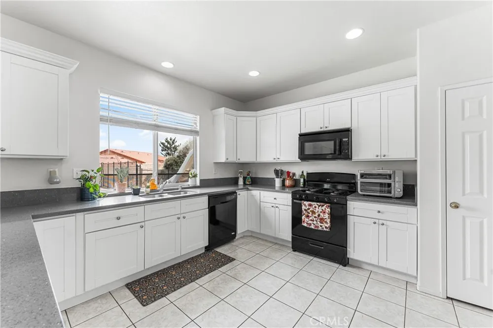 38318 Wakefield Palmdale, CA 93551