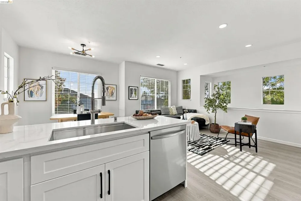 23389 Canyon Terrace Dr Castro Valley, CA 94552
