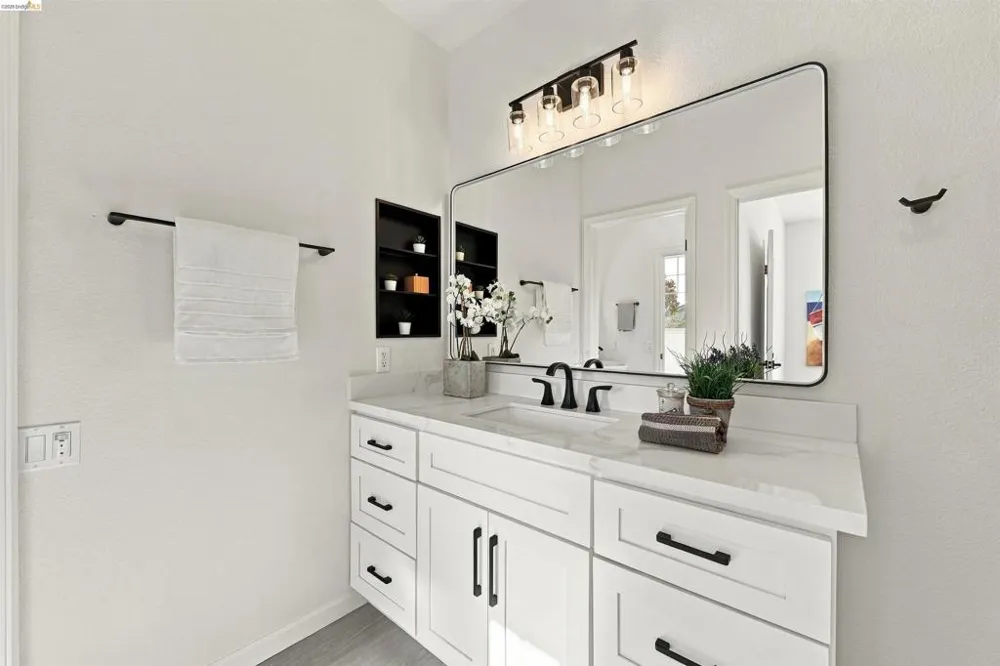 23389 Canyon Terrace Dr Castro Valley, CA 94552