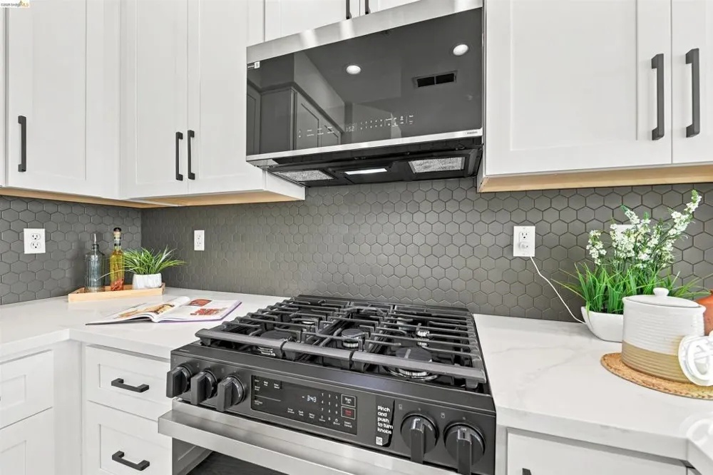 23389 Canyon Terrace Dr Castro Valley, CA 94552