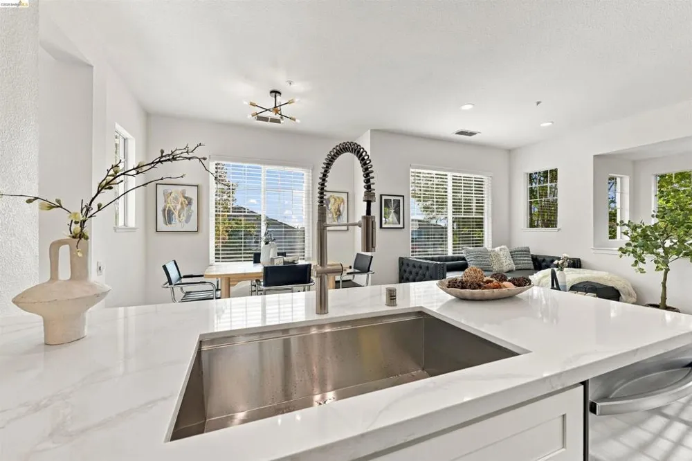 23389 Canyon Terrace Dr Castro Valley, CA 94552