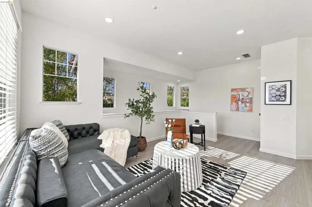 23389 Canyon Terrace Dr Castro Valley, CA 94552