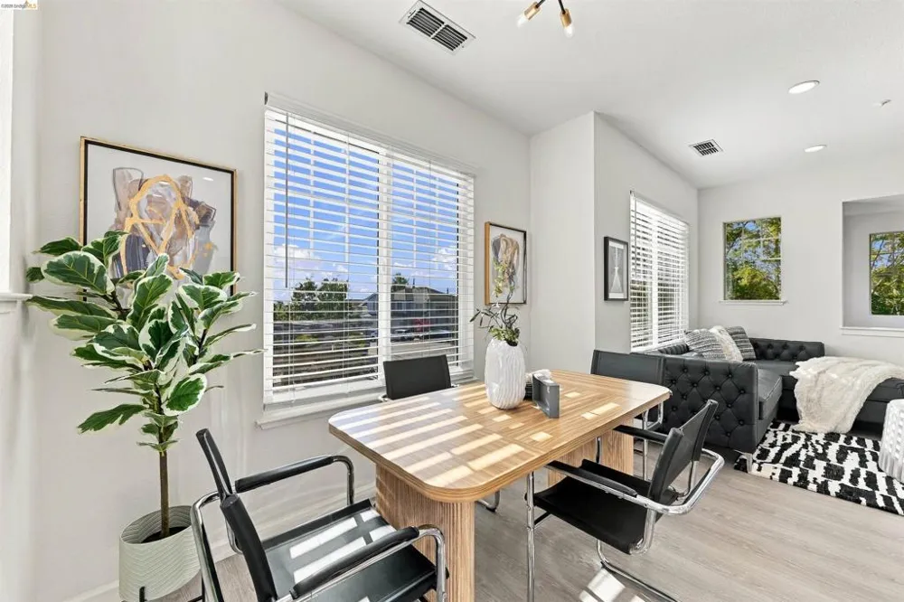 23389 Canyon Terrace Dr Castro Valley, CA 94552