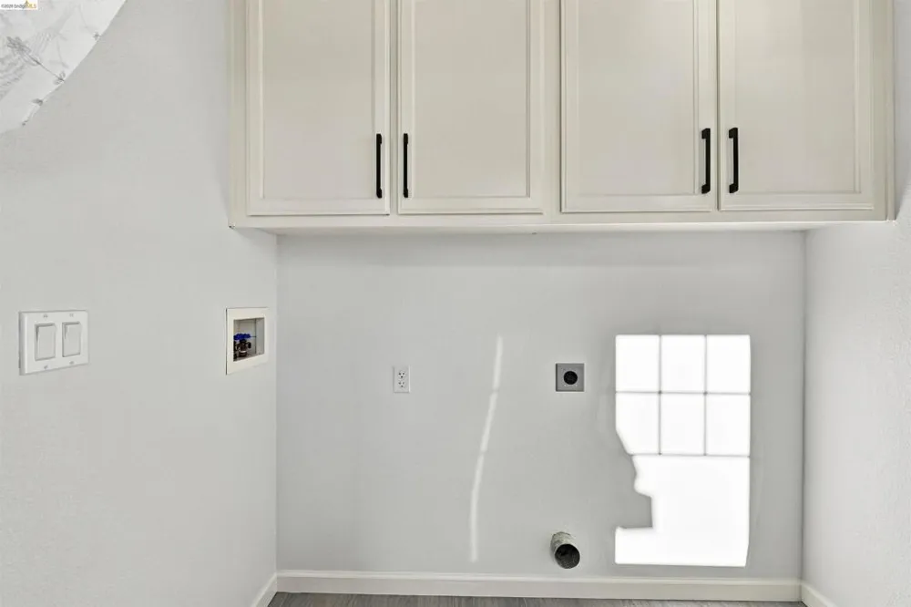 23389 Canyon Terrace Dr Castro Valley, CA 94552