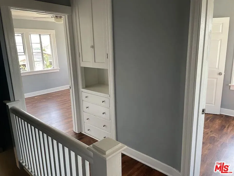 713 W 49th Place Los Angeles, CA 90037