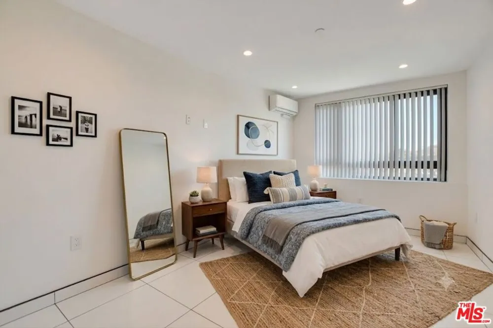 946 S Ridgeley Drive #211 Los Angeles, CA 90036