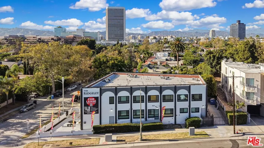 946 S Ridgeley Drive #211 Los Angeles, CA 90036