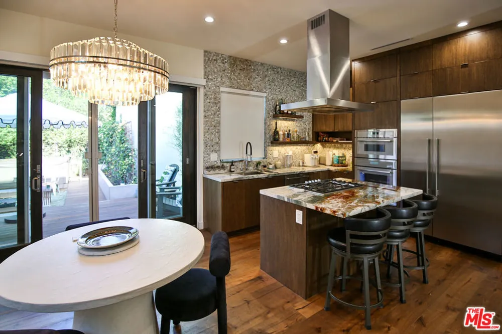 8501 Belford Avenue Los Angeles, CA 90045