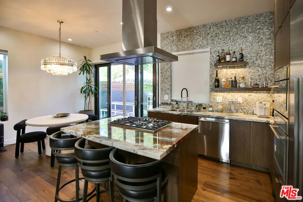 8501 Belford Avenue Los Angeles, CA 90045