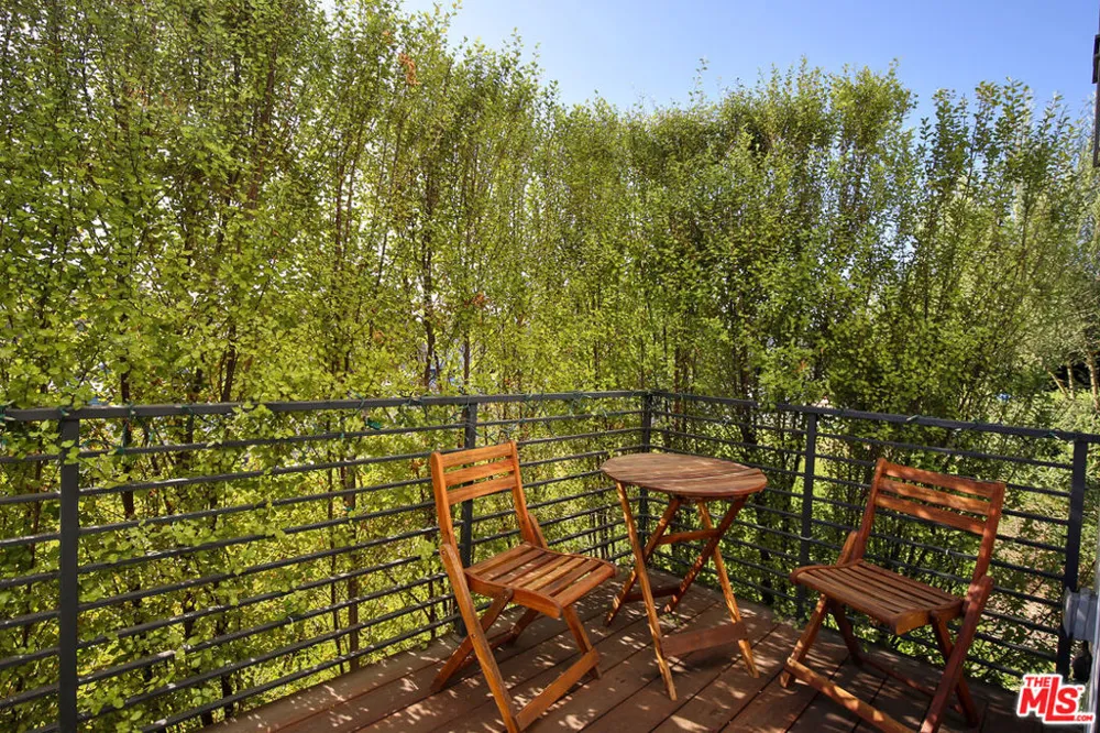 8501 Belford Avenue Los Angeles, CA 90045
