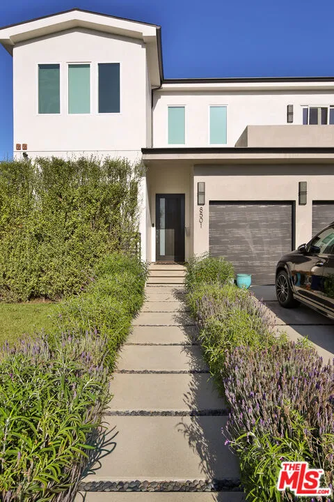 8501 Belford Avenue Los Angeles, CA 90045