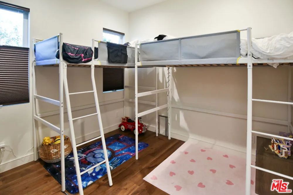8501 Belford Avenue Los Angeles, CA 90045
