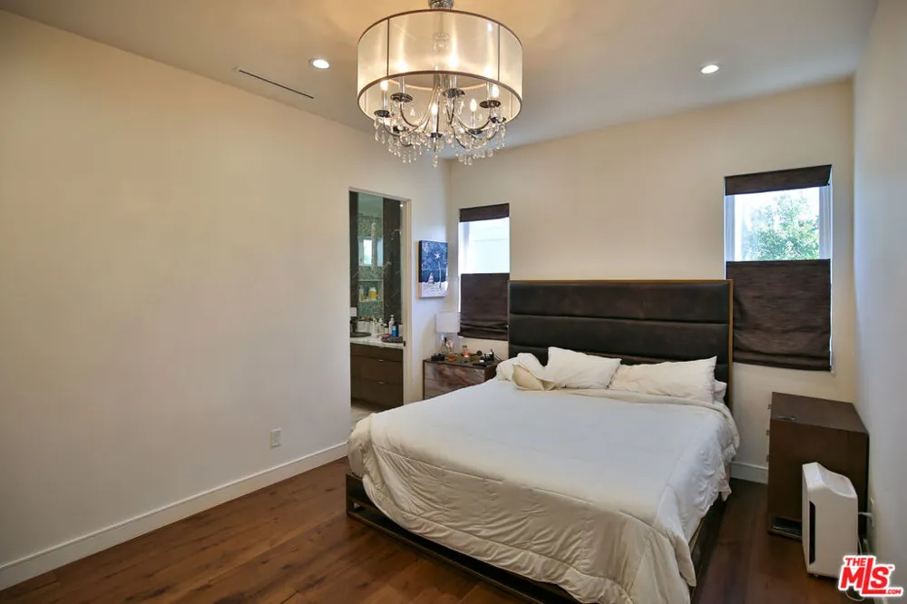 8501 Belford Avenue Los Angeles, CA 90045