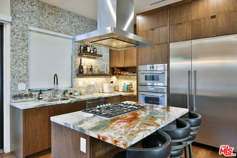 8501 Belford Avenue Los Angeles, CA 90045