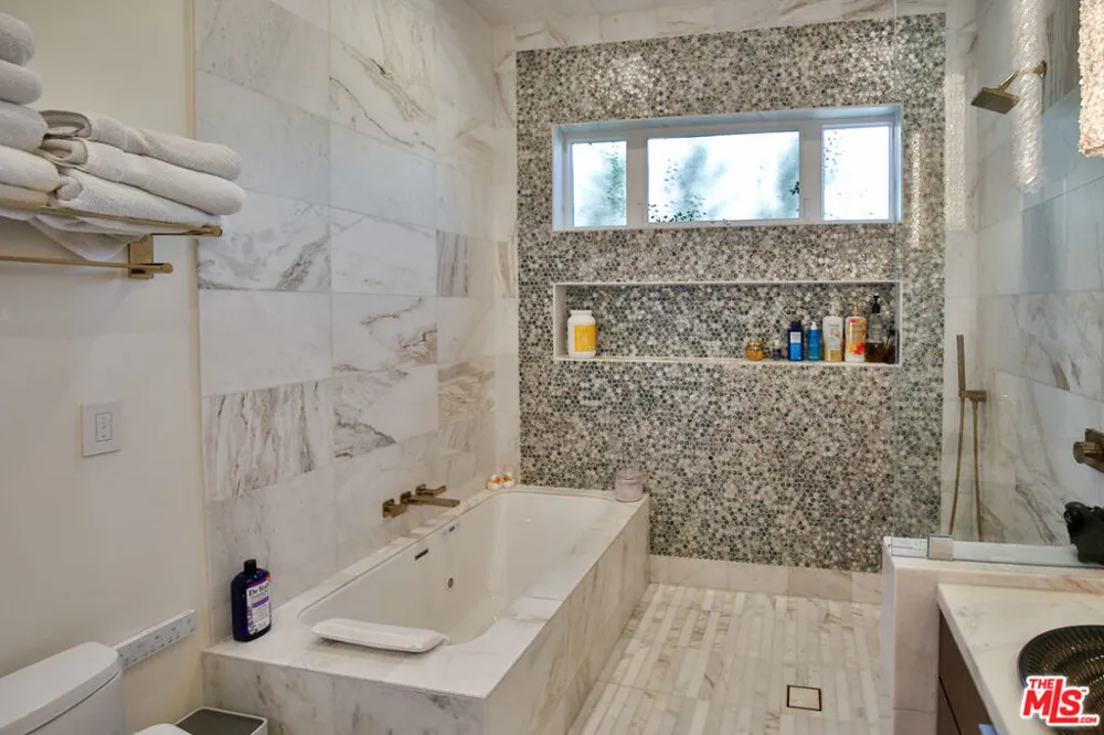 8501 Belford Avenue Los Angeles, CA 90045