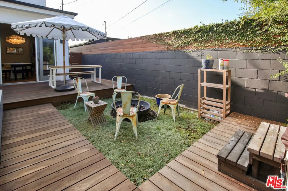 8501 Belford Avenue Los Angeles, CA 90045