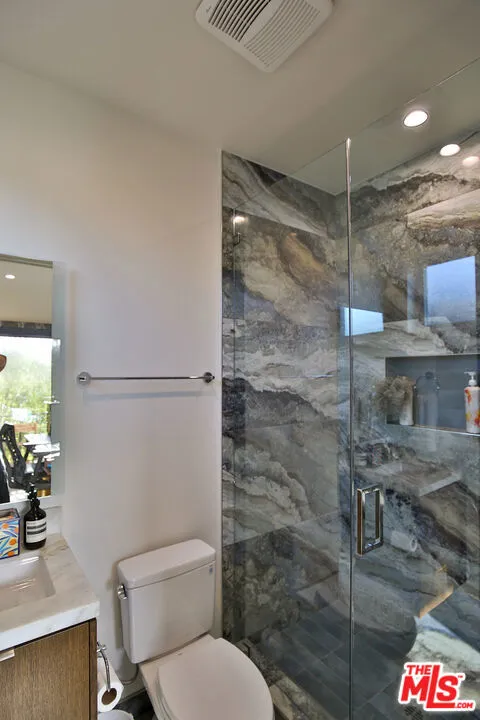 8501 Belford Avenue Los Angeles, CA 90045