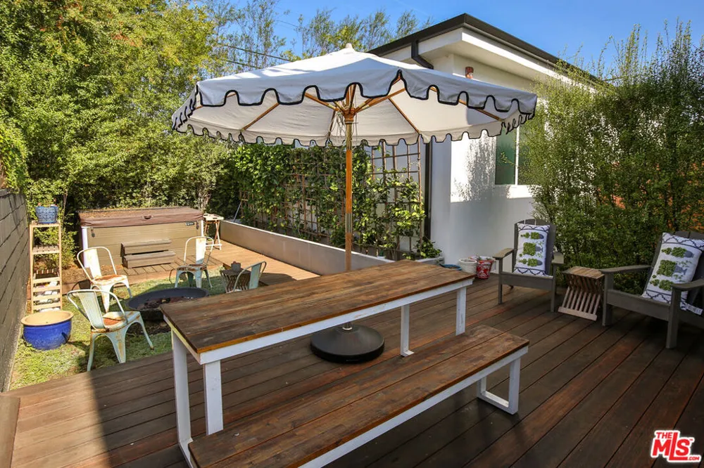 8501 Belford Avenue Los Angeles, CA 90045