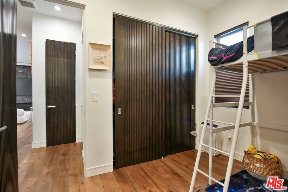8501 Belford Avenue Los Angeles, CA 90045