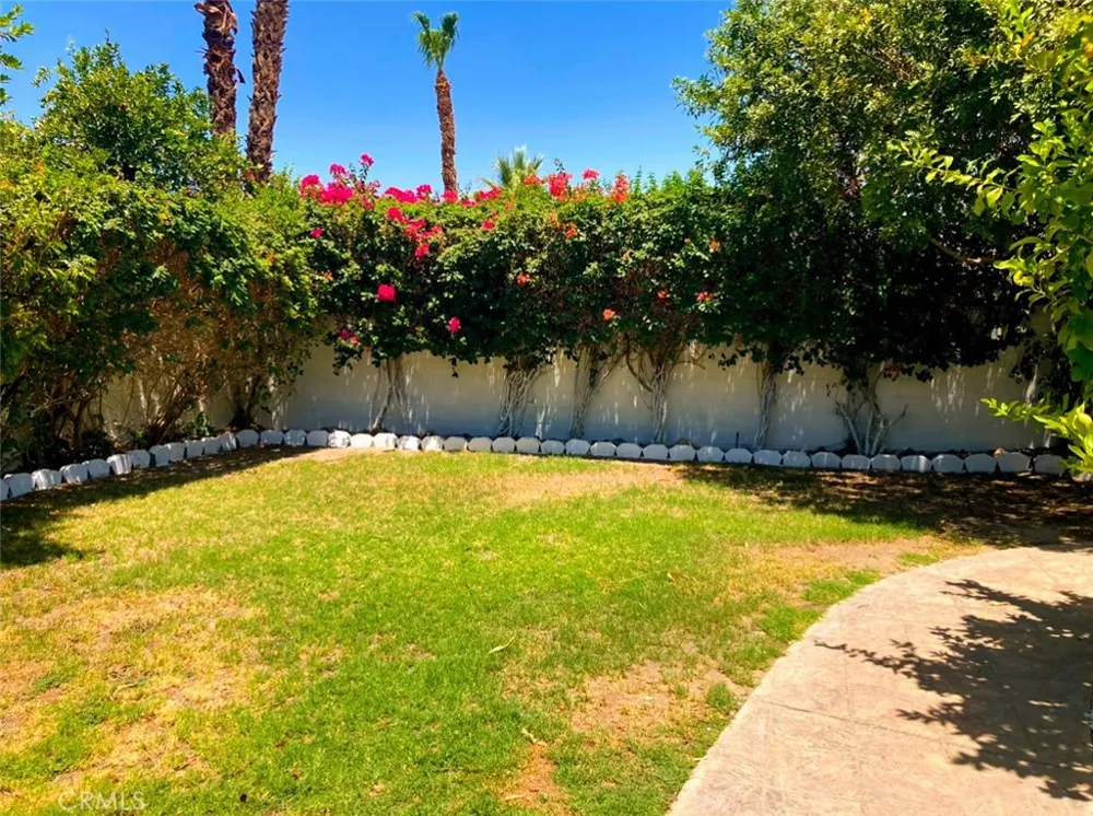 76589 New York Ave Palm Desert, CA 92211