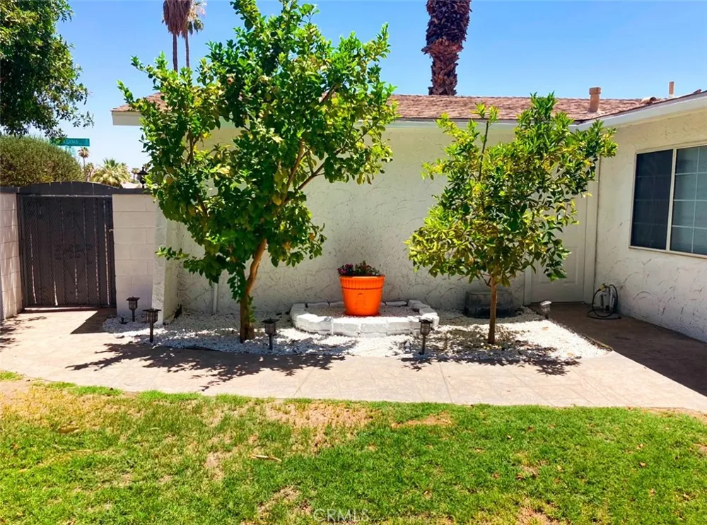 76589 New York Ave Palm Desert, CA 92211