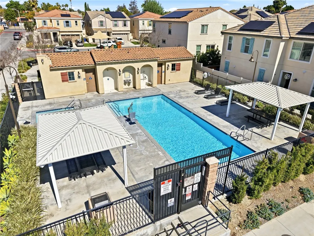 475 Glenwood Rialto, CA 92376