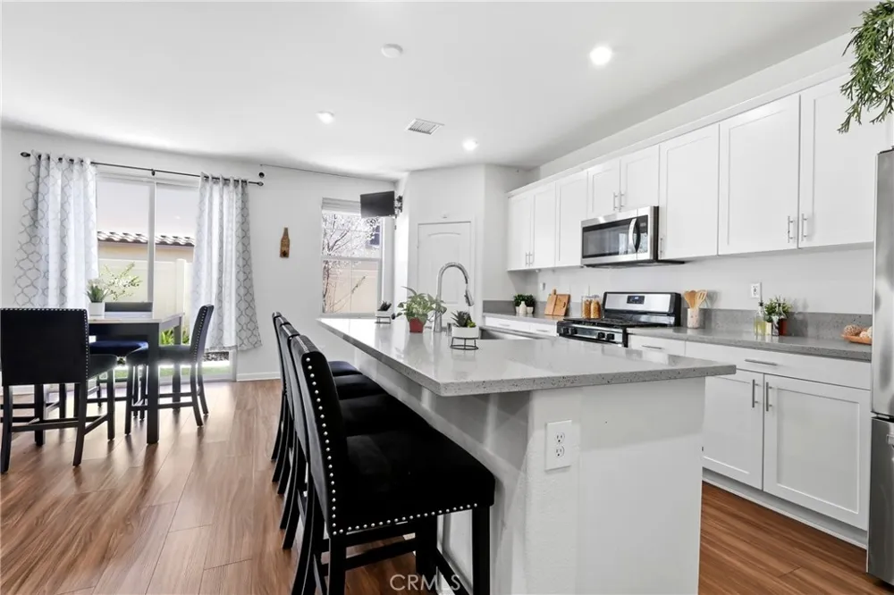 475 Glenwood Rialto, CA 92376