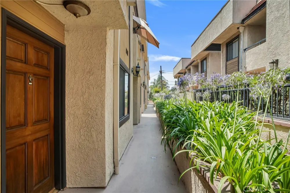 1207 Columbus Avenue Glendale, CA 91202