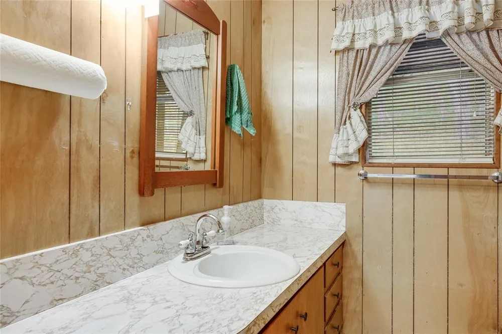 17234 E Reed Parks Road Jonestown, TX 78645
