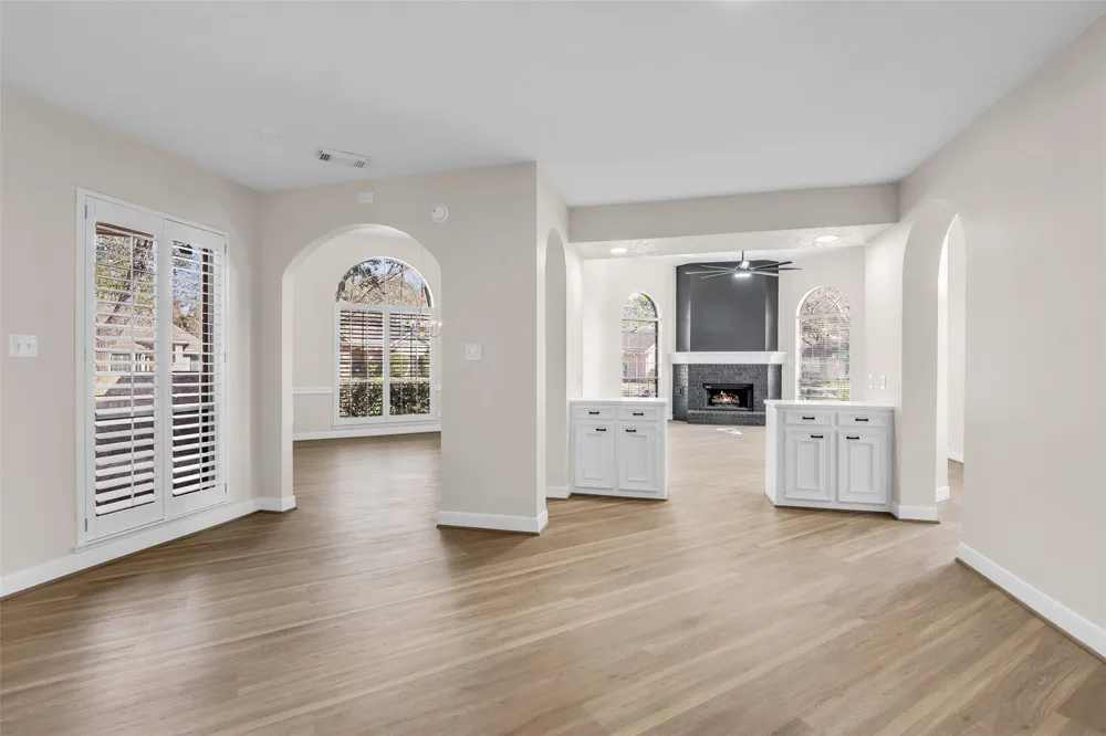 3102 Mountain Oak Court Houston, TX 77068