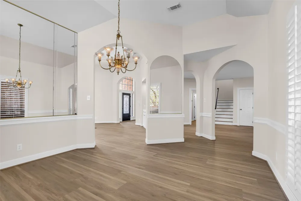 3102 Mountain Oak Court Houston, TX 77068