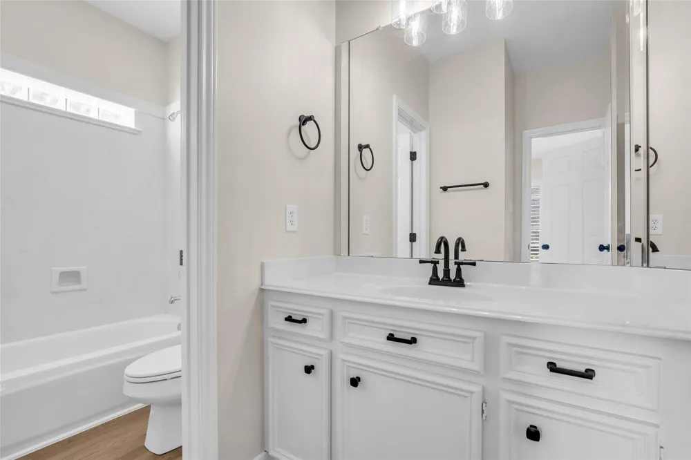 3102 Mountain Oak Court Houston, TX 77068
