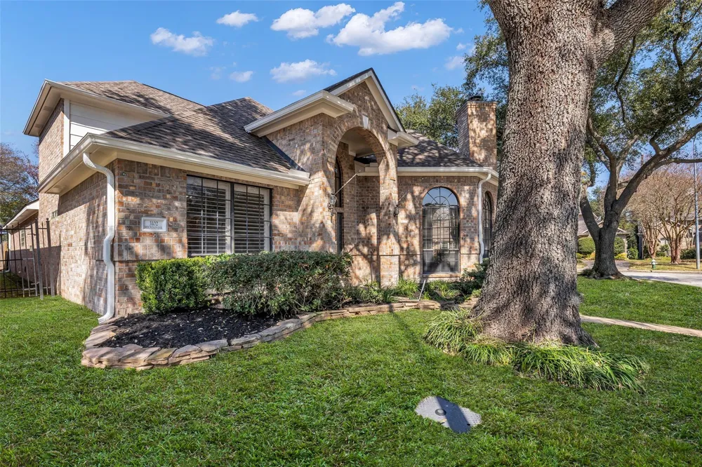 3102 Mountain Oak Court Houston, TX 77068