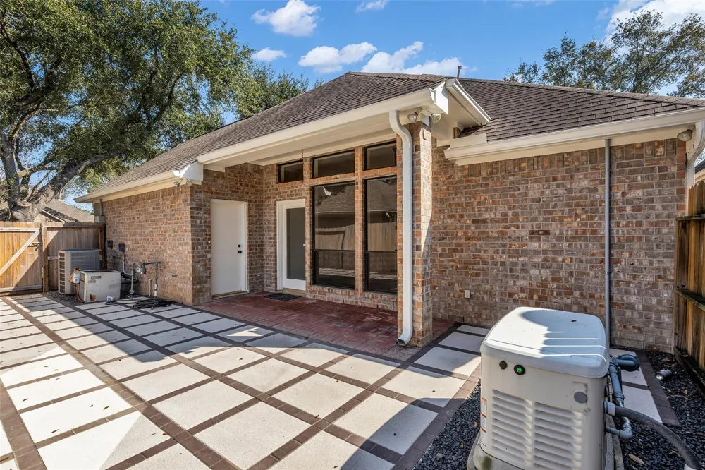 3102 Mountain Oak Court Houston, TX 77068