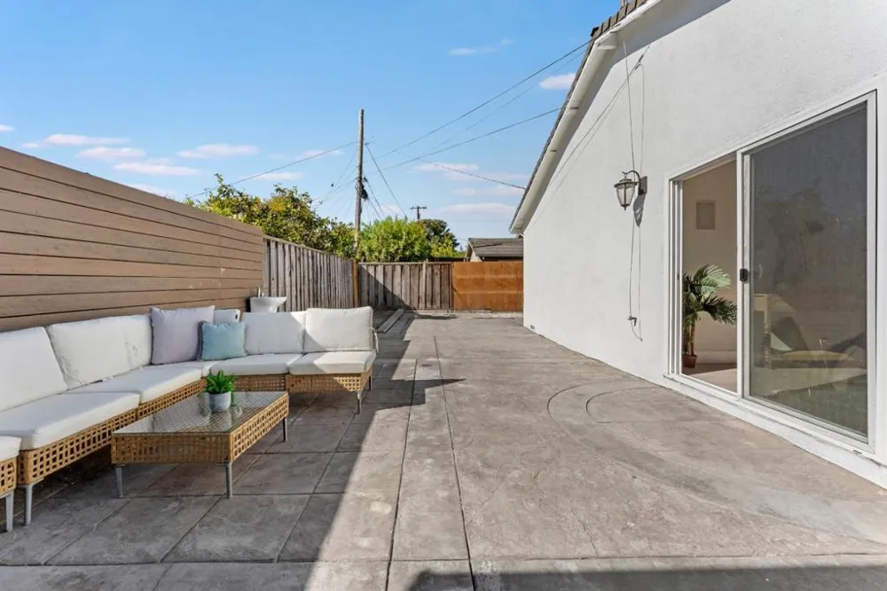 320 Manzanita Court Milpitas, CA 95035