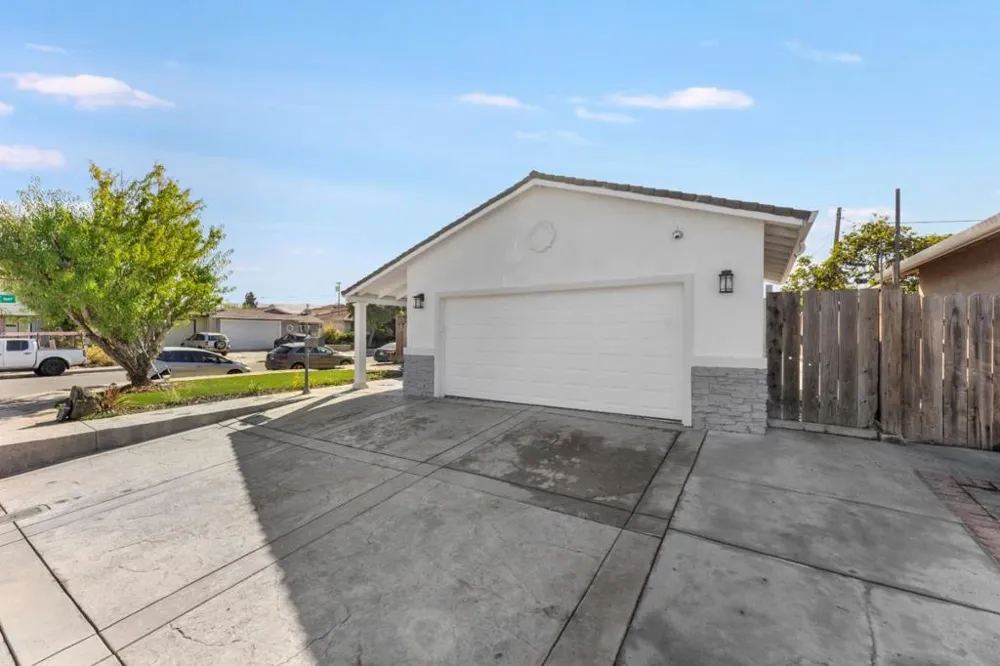 320 Manzanita Court Milpitas, CA 95035