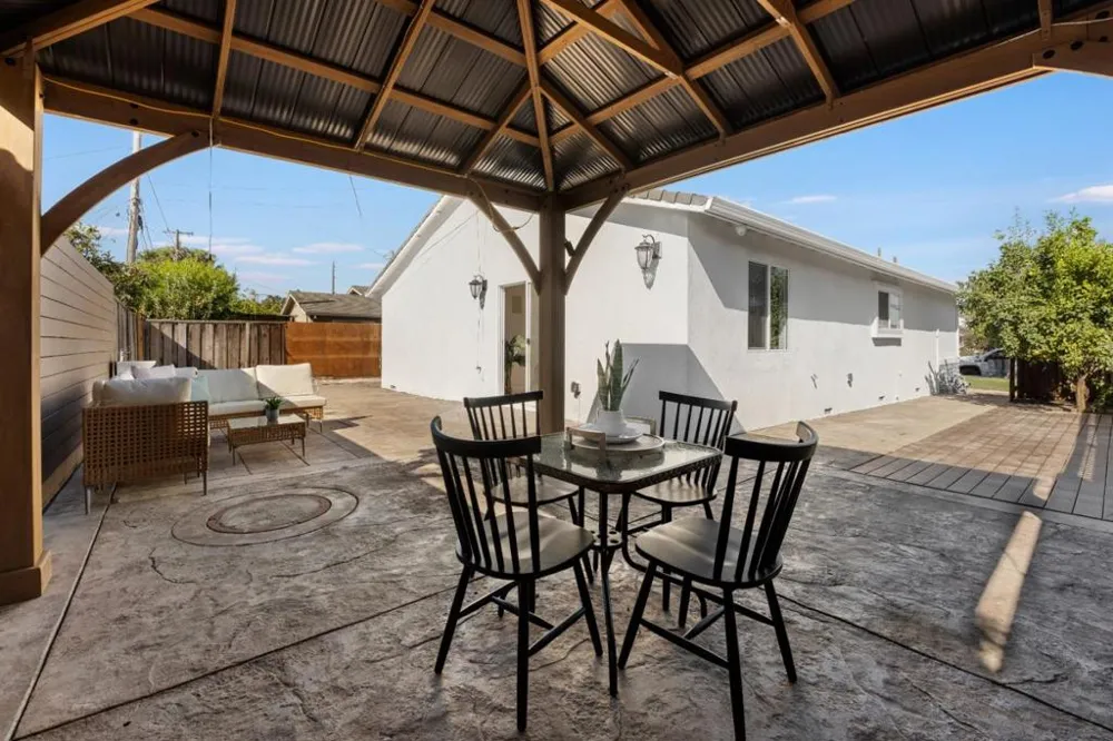320 Manzanita Court Milpitas, CA 95035