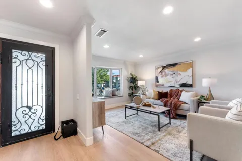 320 Manzanita Court