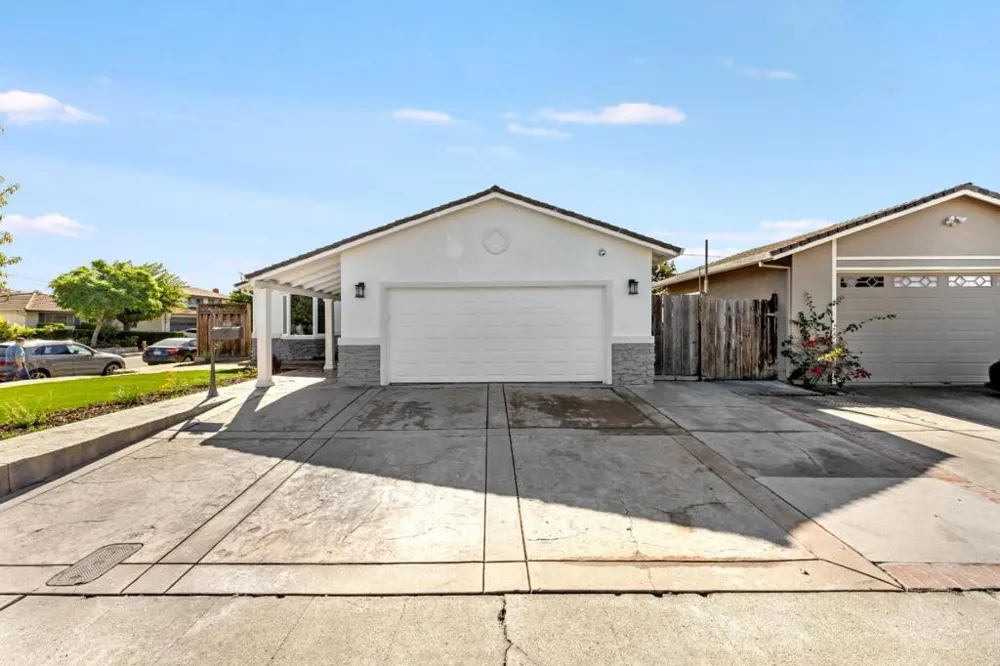 320 Manzanita Court Milpitas, CA 95035