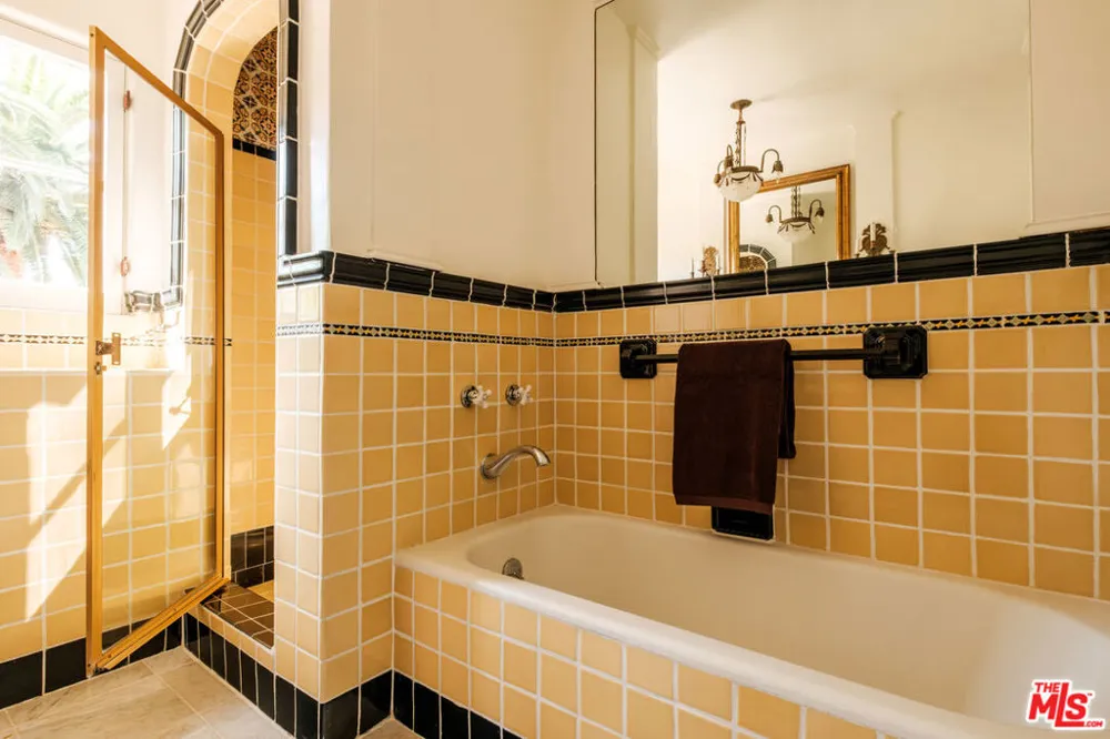 3359 Bennett Drive Los Angeles, CA 90068