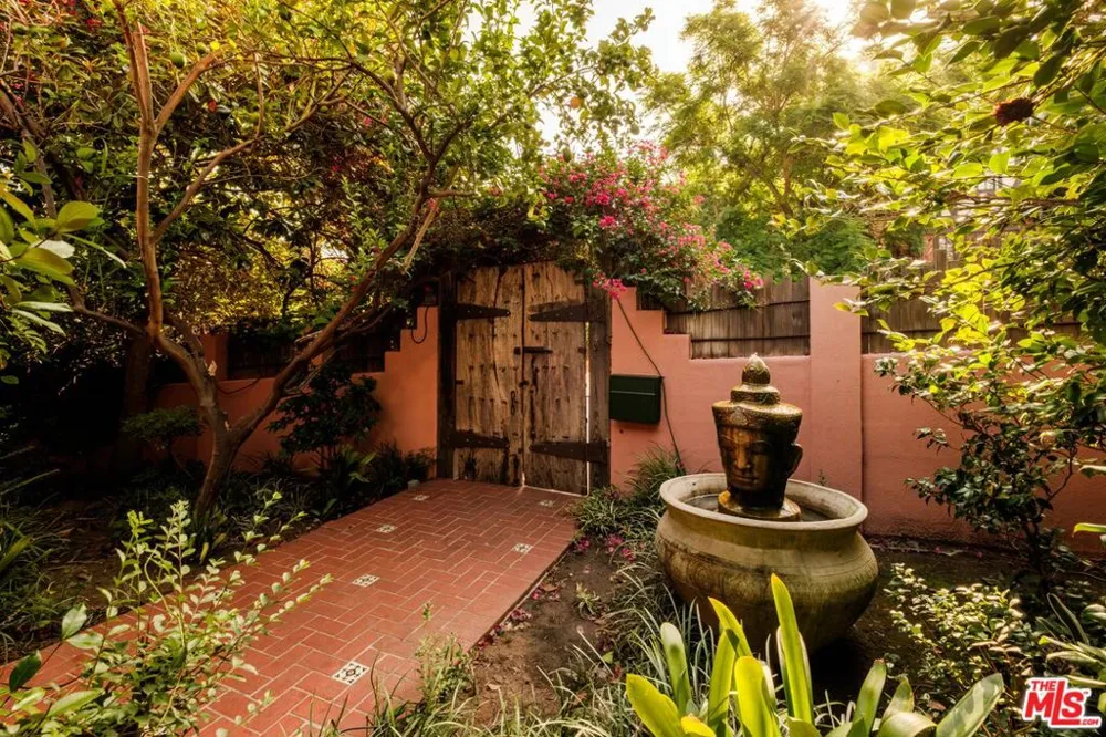 3359 Bennett Drive Los Angeles, CA 90068