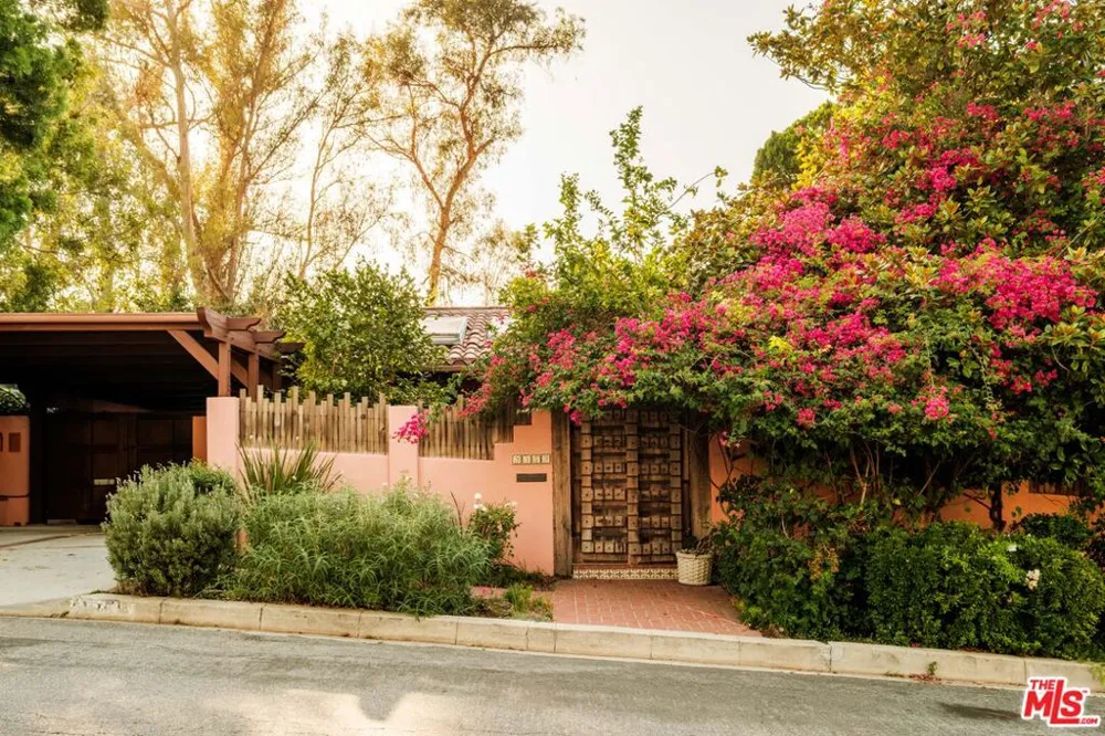 3359 Bennett Drive Los Angeles, CA 90068