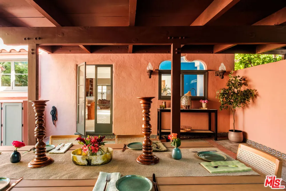 3359 Bennett Drive Los Angeles, CA 90068