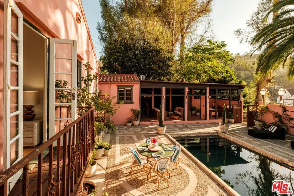 3359 Bennett Drive Los Angeles, CA 90068