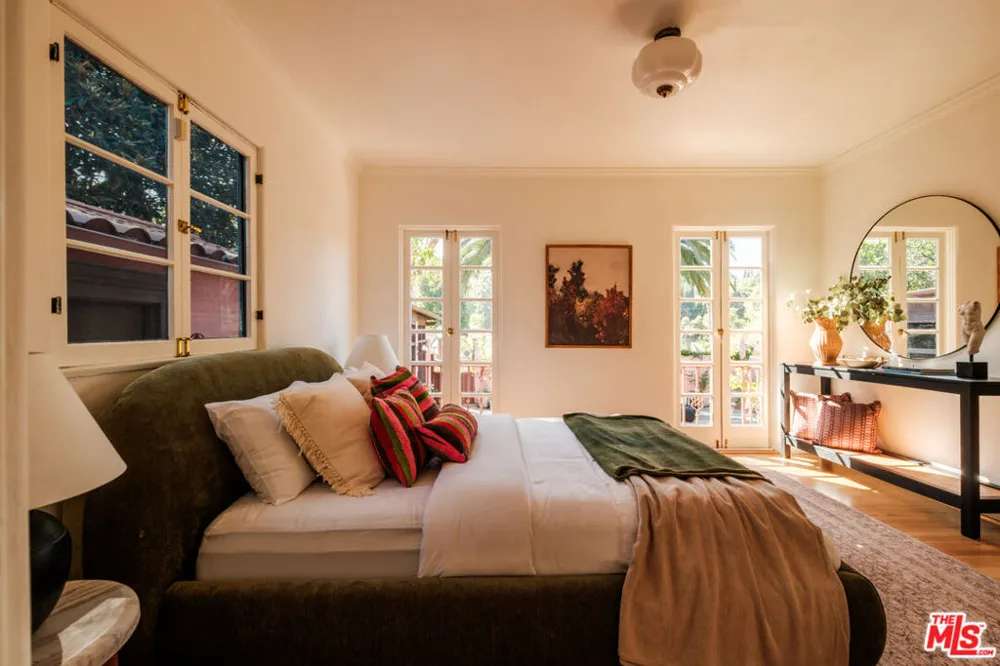 3359 Bennett Drive Los Angeles, CA 90068