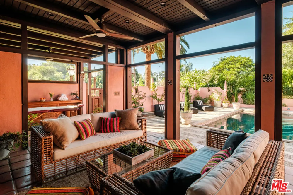 3359 Bennett Drive Los Angeles, CA 90068