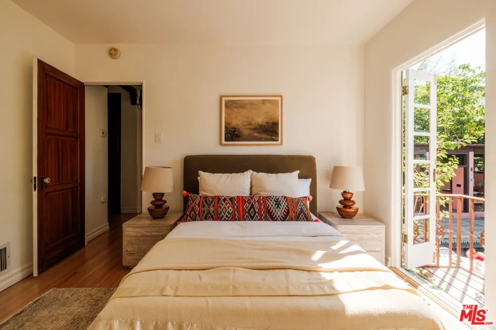 3359 Bennett Drive Los Angeles, CA 90068