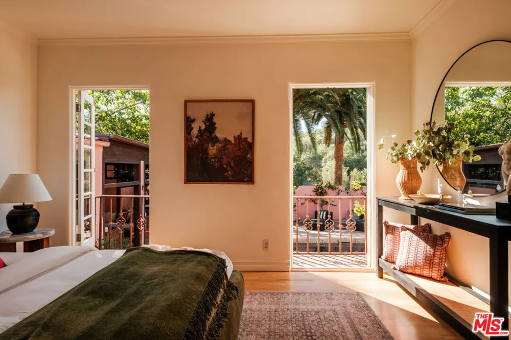 3359 Bennett Drive Los Angeles, CA 90068