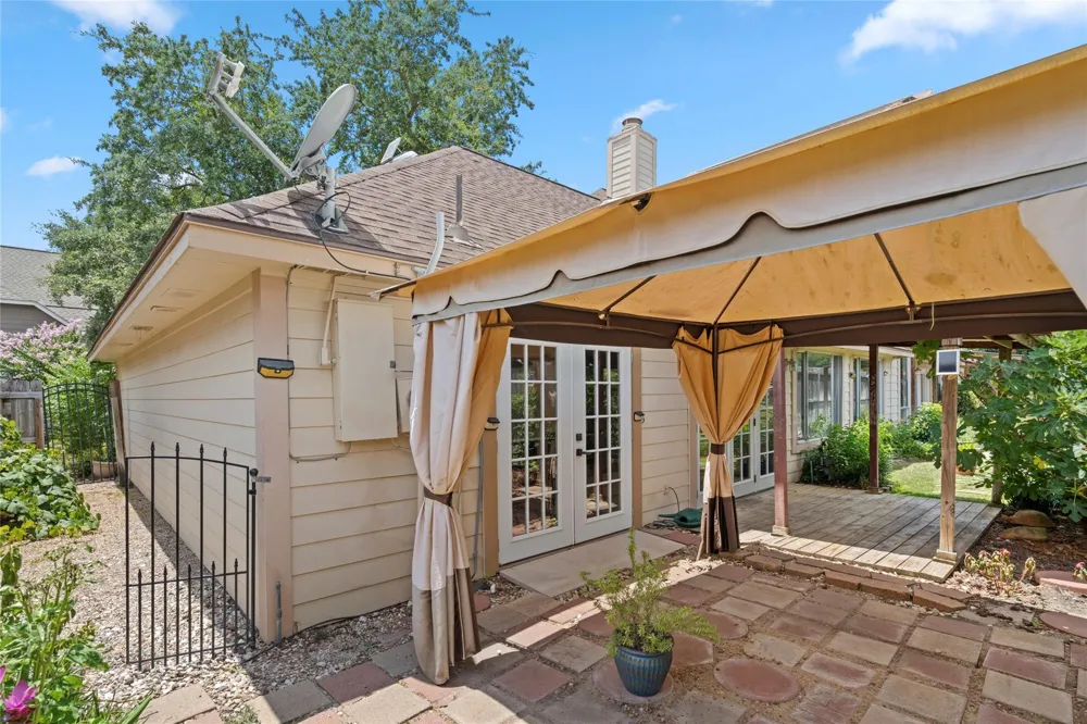 1513 Beaconshire Road Houston, TX 77077